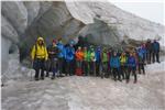 Il gruppo di studenti con Paolo Gabrielli al ghiacciaio.